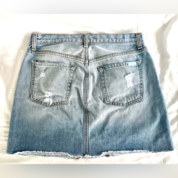 7 For All Mankind Denim Mini Skirt Frayed Cut Off Hem Light Wash Sz27 NEVER WORN - Picture 2 of 7